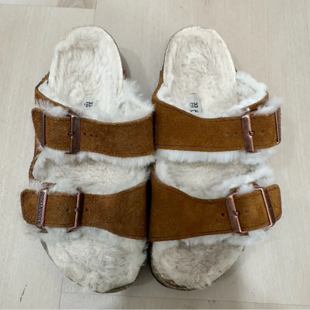 Kids' Birkenstock® Arizona Shearling Sandals Size 33 = Kids 2-2.5 - Picture 4 of 14